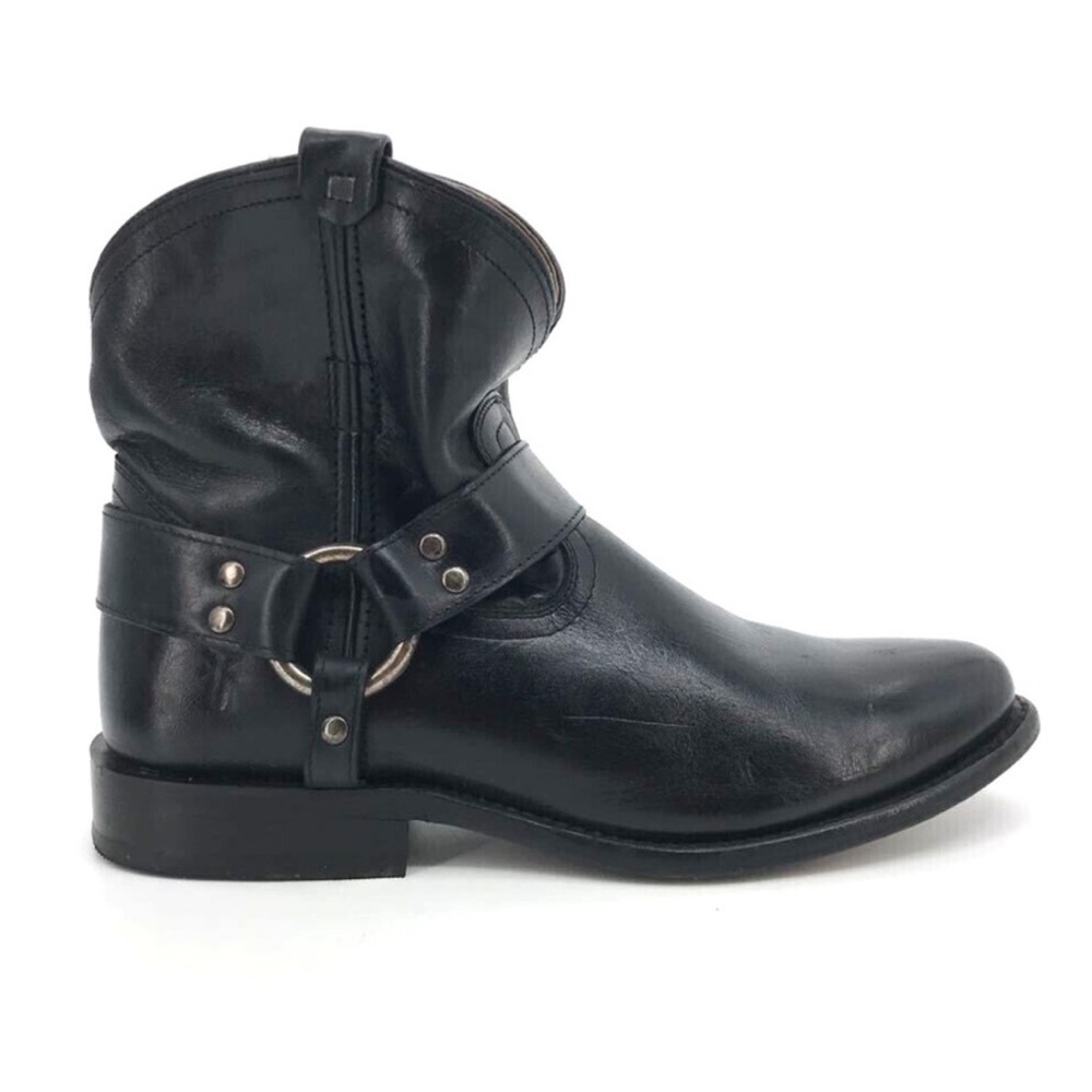 Frye Wyatt Harness Short Boot Black Leather Western Hammered Studs. Size 7.5